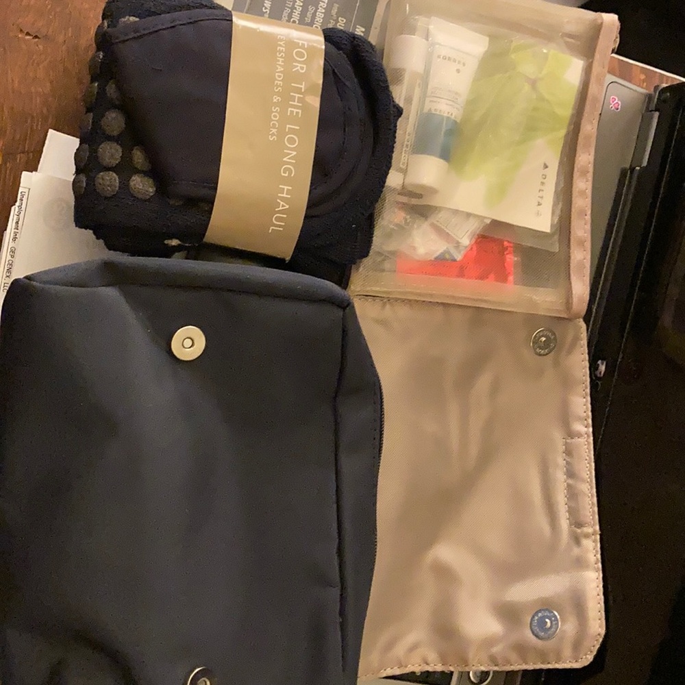 Kit travel - Picture 2 of 2